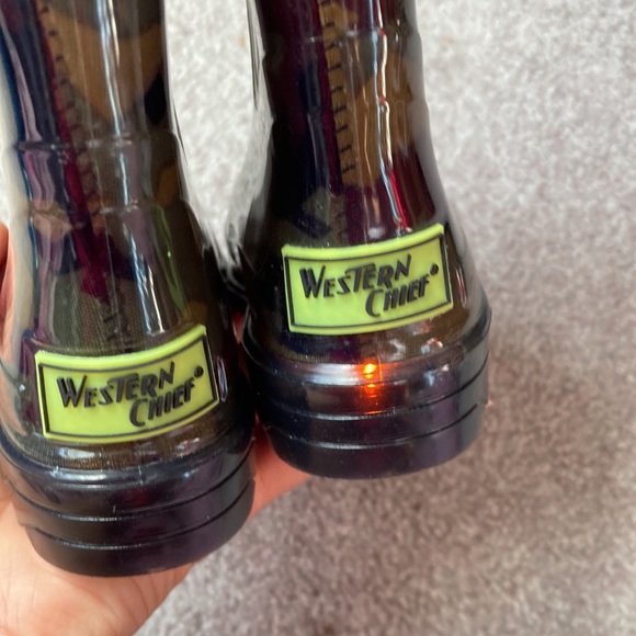 Light Up Camo Rain Boot - Picture 9 of 9